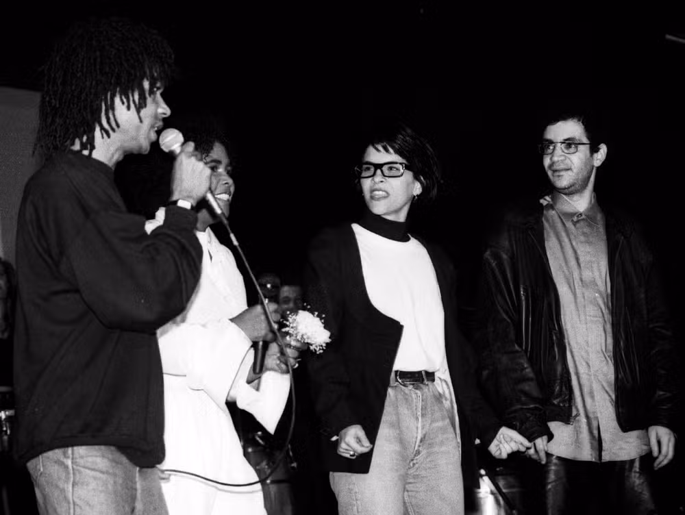 Djavan, Marina Lima e Renato Russo no show da Sandra de Sá no Canecão, em 1990 — Foto: Cristina Granato