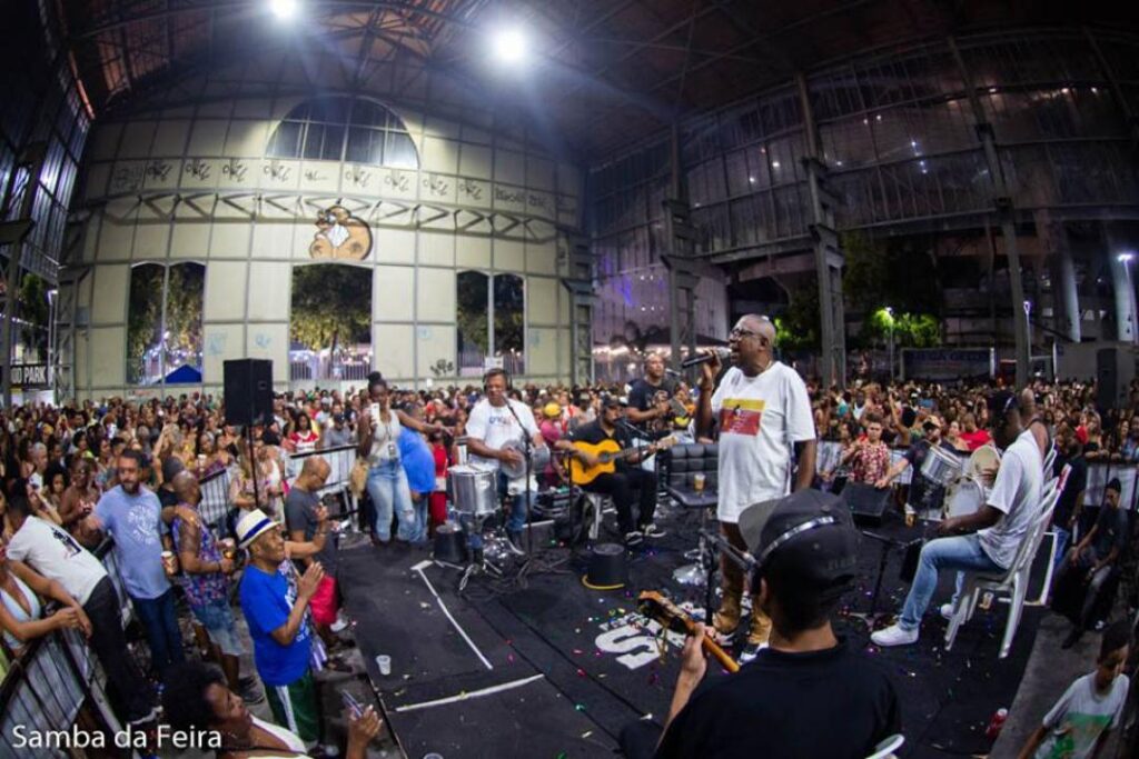 Em 3 de dezembro de 2016, o projeto passou a acontecer nos Armazéns do Engenhão. A mudança permitiu receber mais público e ampliar a lista de convidados musicais.
